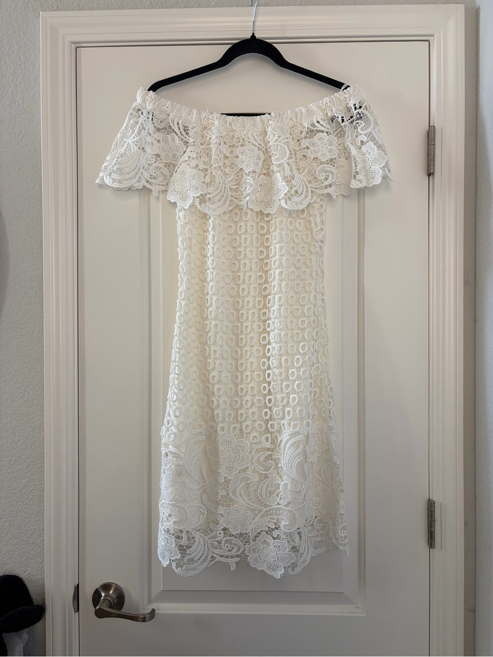 Gianni Bini Ivory One-Shoulder Lace Dress